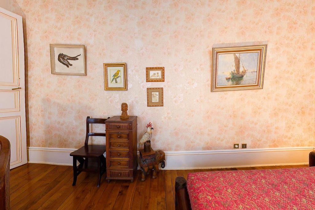 Amphore Du Berry Saint-Amand-Montrond Room photo