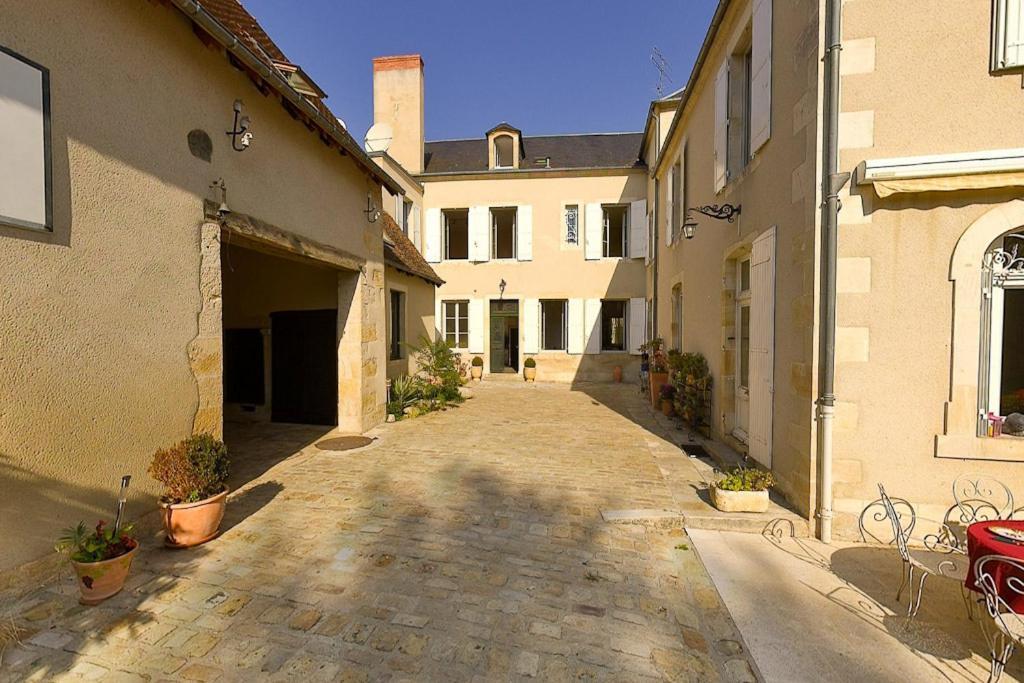 Amphore Du Berry Saint-Amand-Montrond Exterior photo