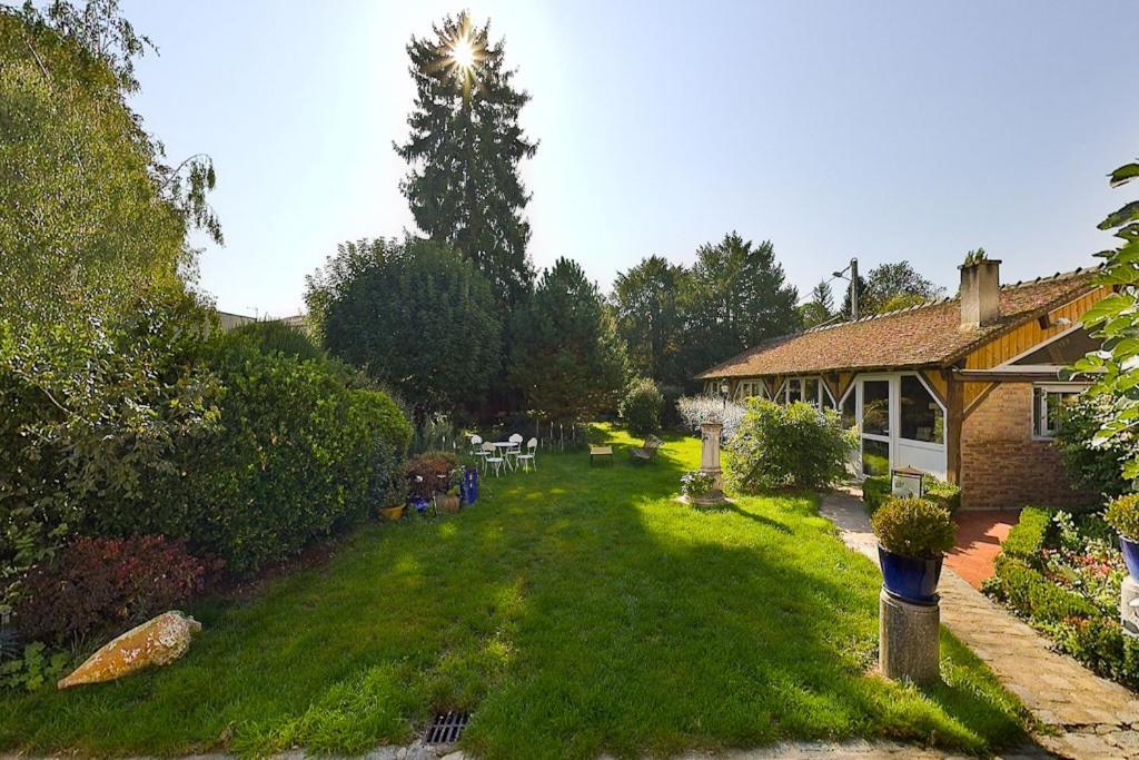 Amphore Du Berry Saint-Amand-Montrond Exterior photo