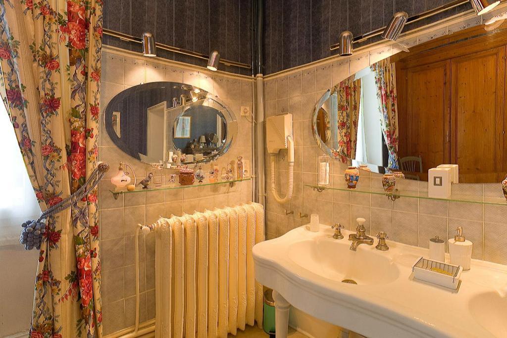 Amphore Du Berry Saint-Amand-Montrond Room photo